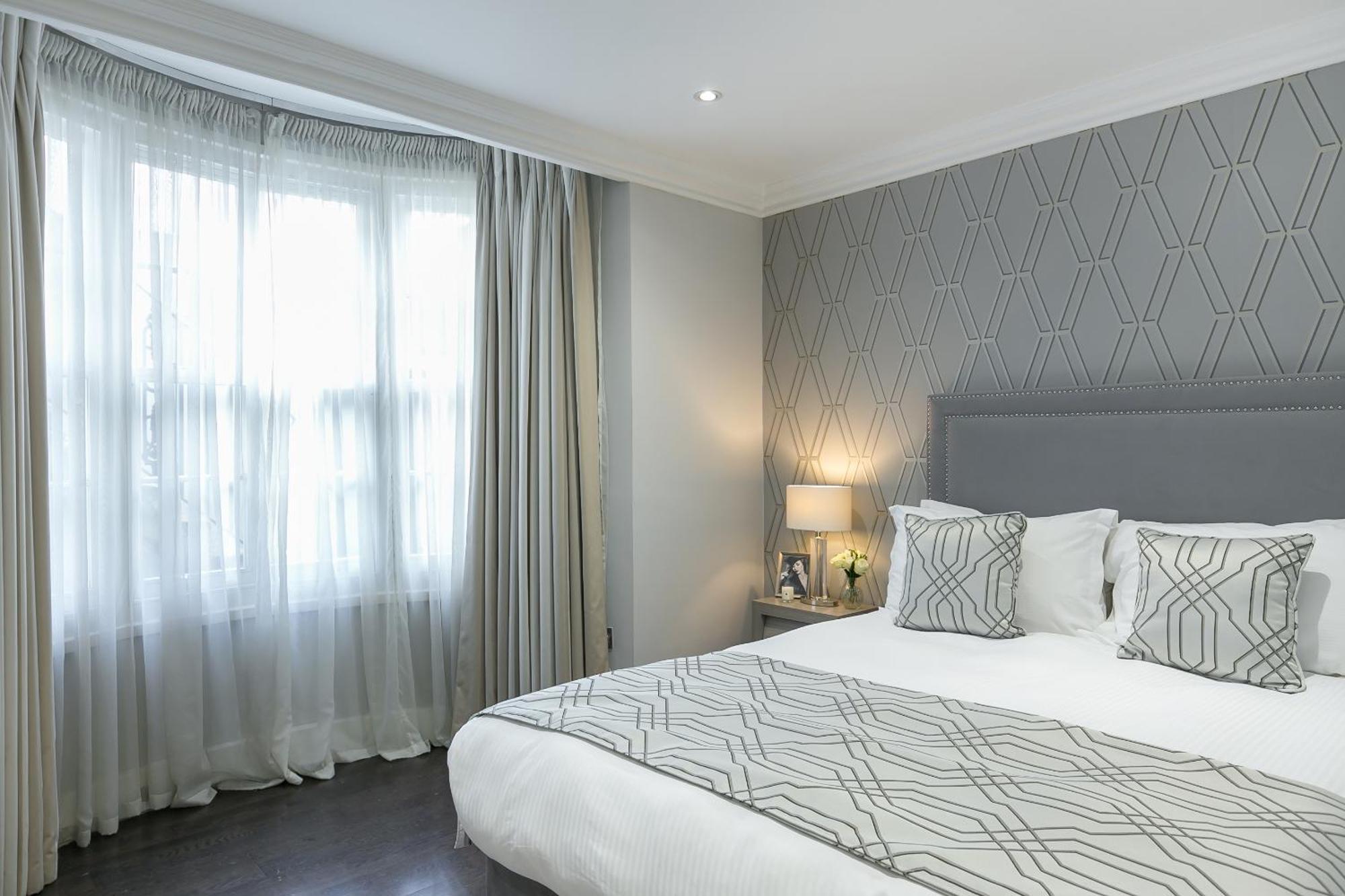 Chilworth Court Aparthotel 4*
